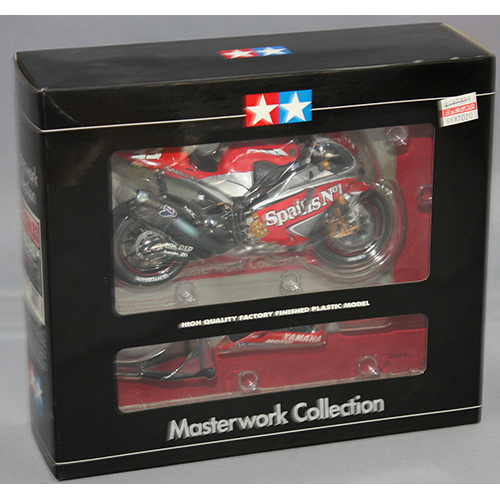 タミヤ マスターワークコレクション  1/12 ヤマハ YZR-M1`04 No.33(完成品)
