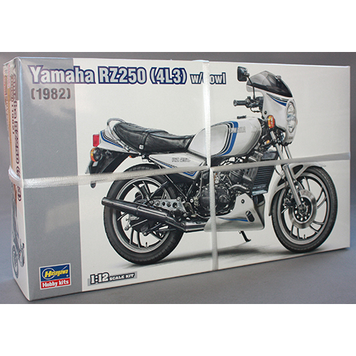 ハセガワ 1/12 ヤマハ RZ250(4L3)カウル(1982)