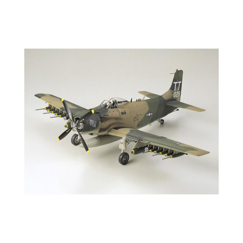 タミヤ 1/48 ダグラス A-1J スカイレイダー アメリカ空軍