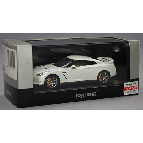 京商 1/43 NISSAN GT-R(R35) 2008 White Pearl