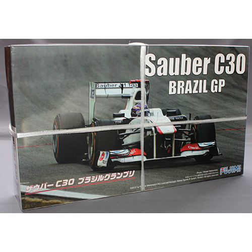 フジミ 1/20 ザウバー C30 ブラジルGP (エンジン付き)